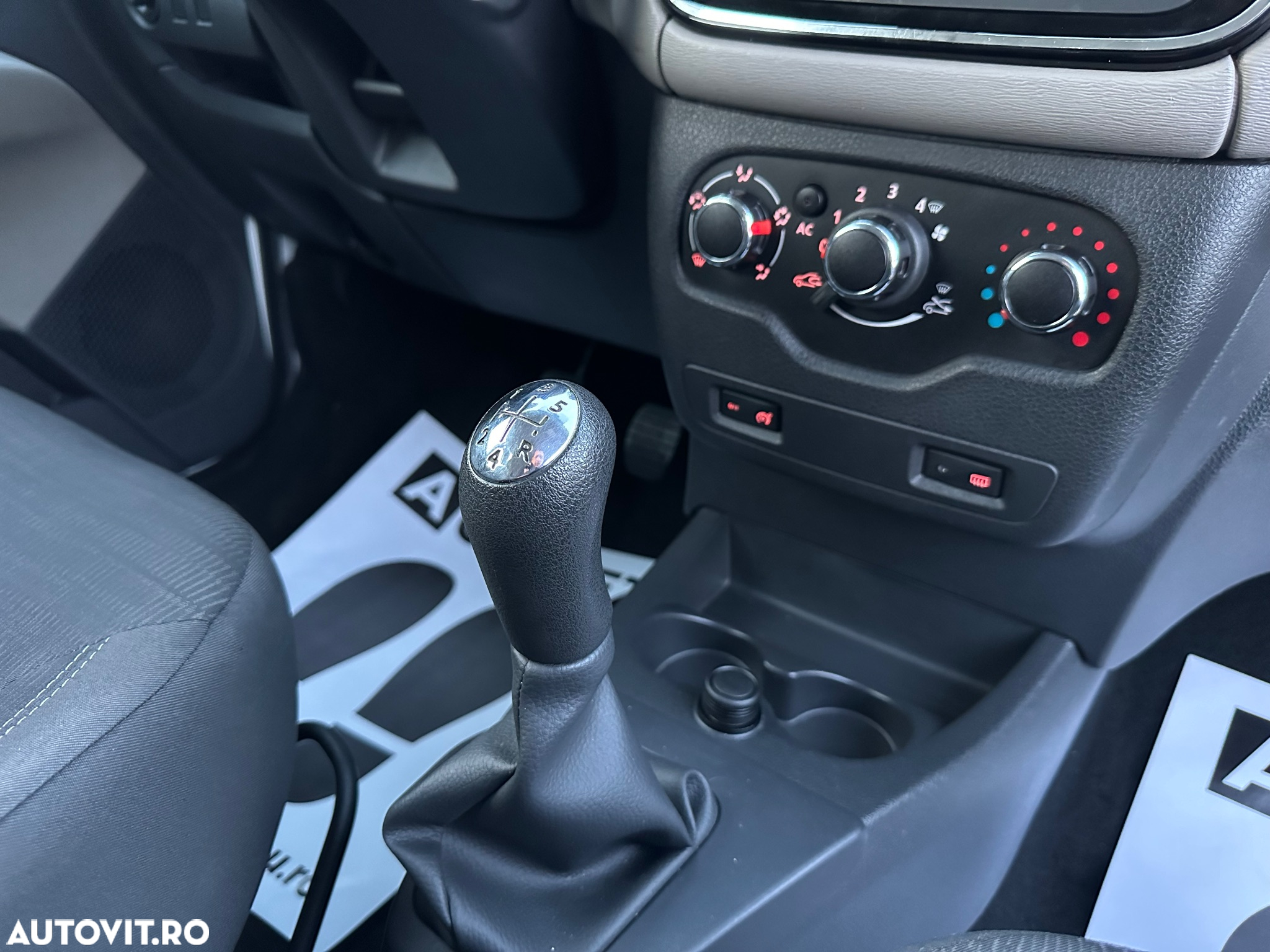 Dacia Lodgy 1.5 dCi Laureate - 17