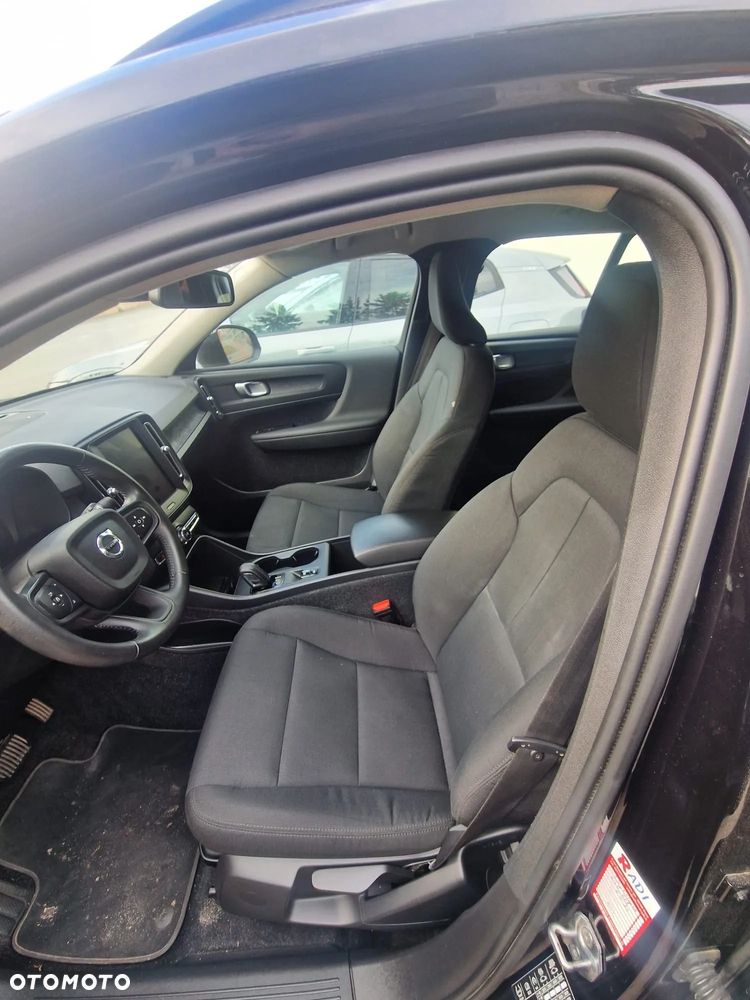 Volvo XC 40 D3 AWD Momentum Pro - 4