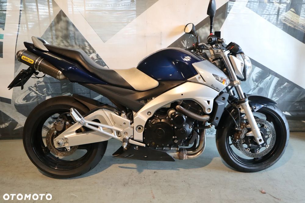 Suzuki GSR - 17