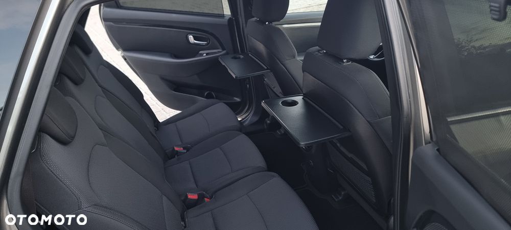 Kia Carens 1.6 GDI ISG Spirit - 26