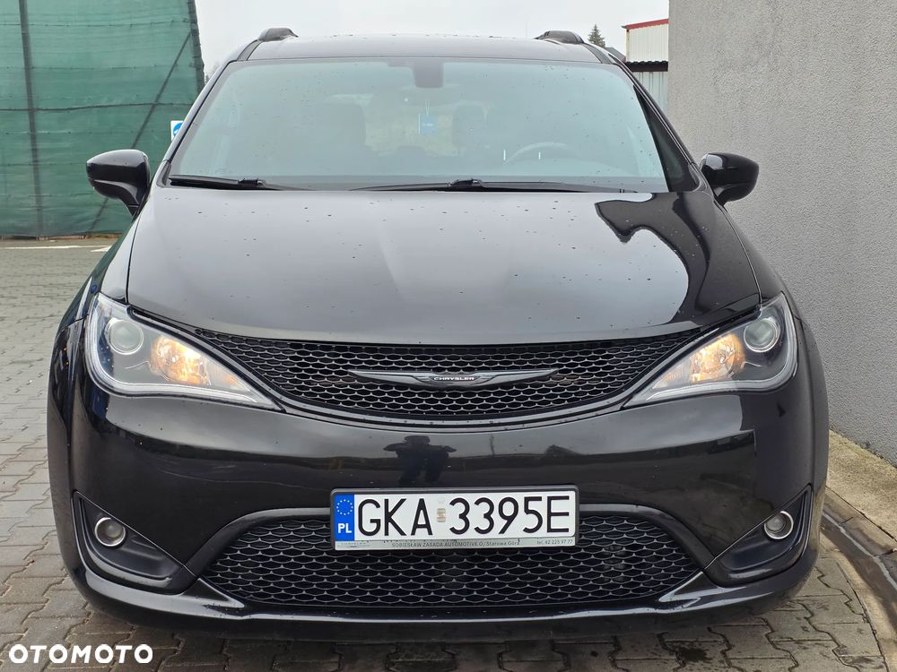 Chrysler Pacifica - 5