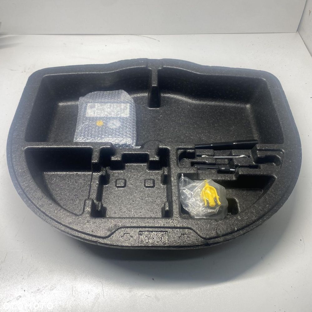 KUWETA SCHOWEK KOMPRESOR HAK  KIA CEED III HB 09149-J7900 - 2