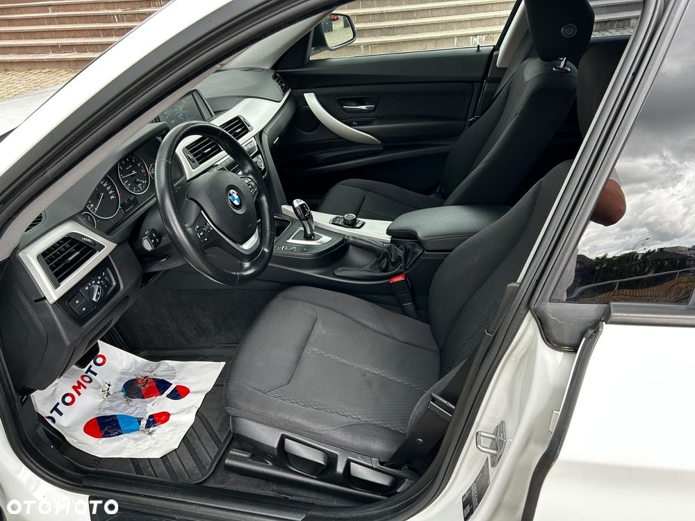 BMW 3GT 320i GPF Advantage - 14