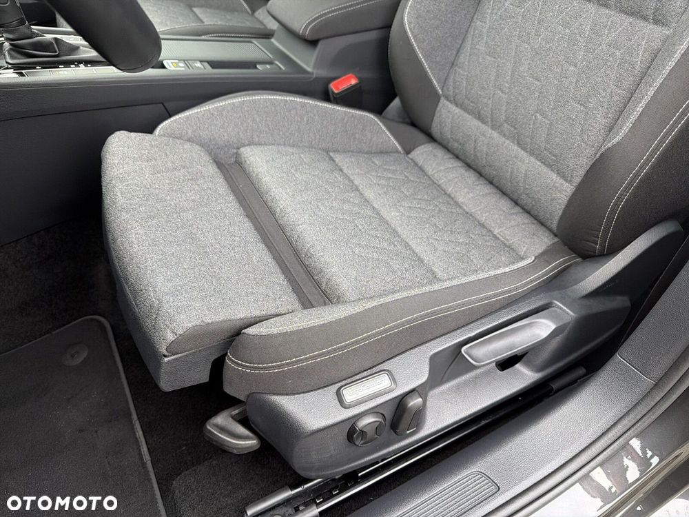 Volkswagen Passat - 13