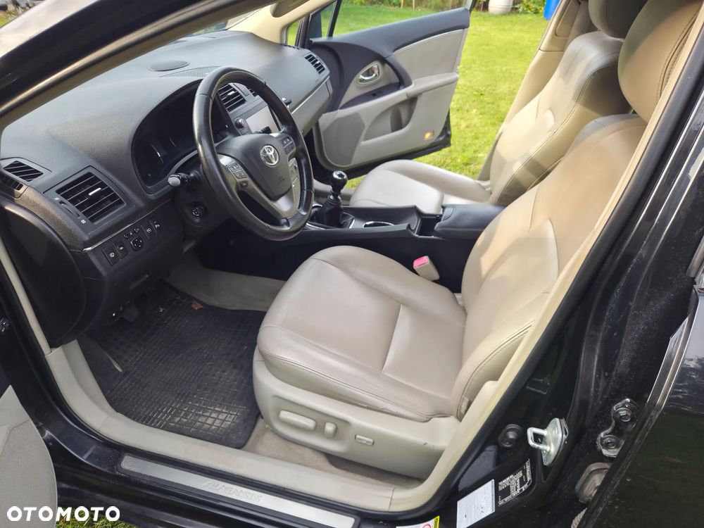 Toyota Avensis - 13