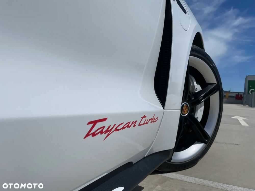 Porsche Taycan Turbo - 20