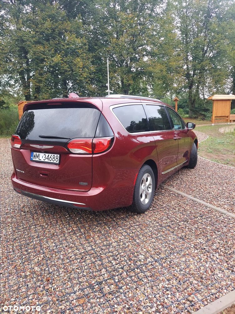 Chrysler Pacifica - 6