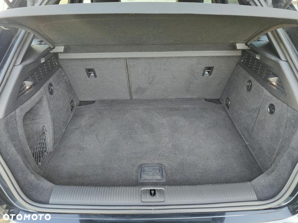Audi A3 Sportback 2.0 TDI (clean diesel) quattro S tronic S line Sportpaket - 29