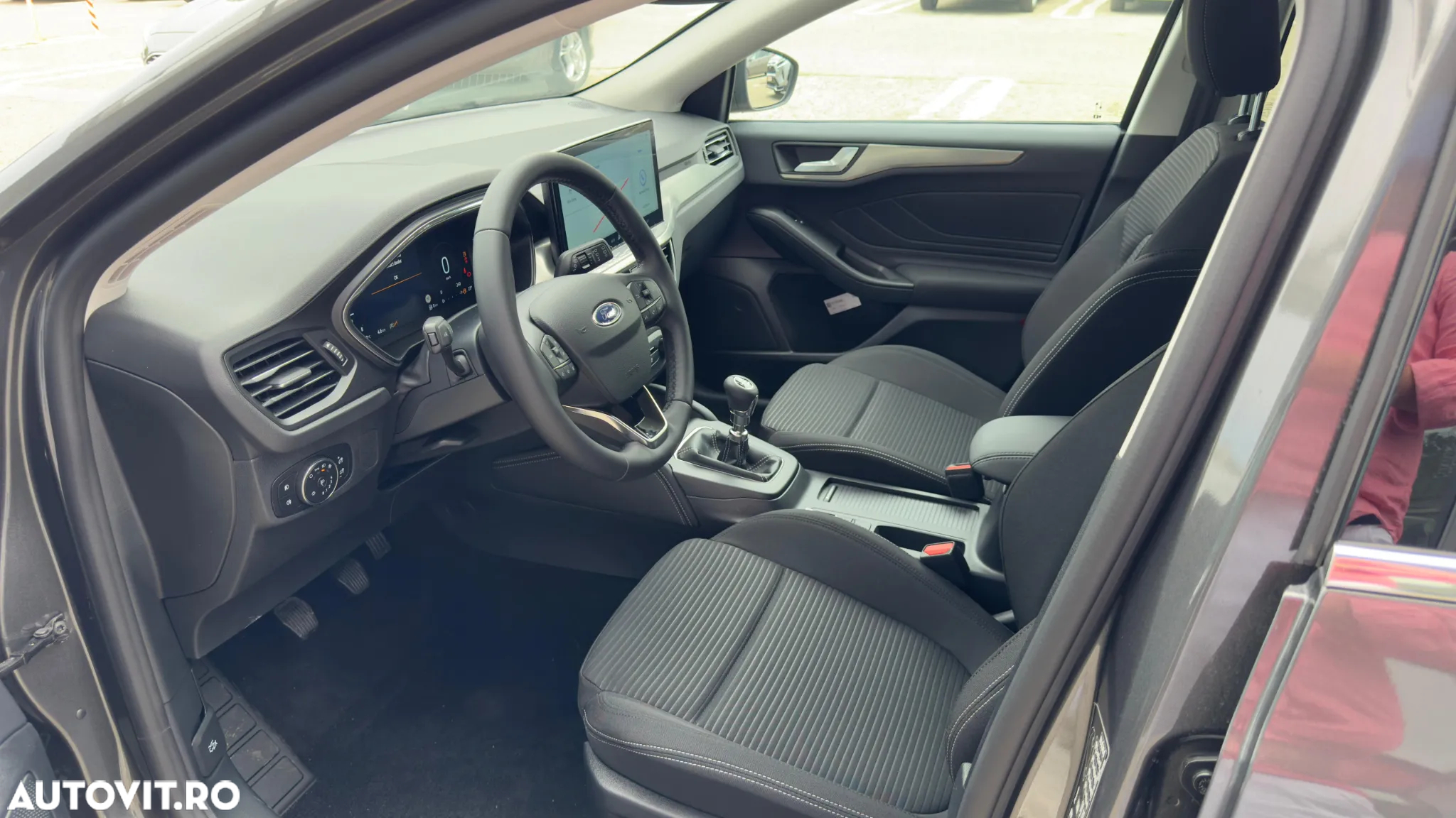 Ford Focus 1.0 EcoBoost 6MT MHEV Titanium X - 10