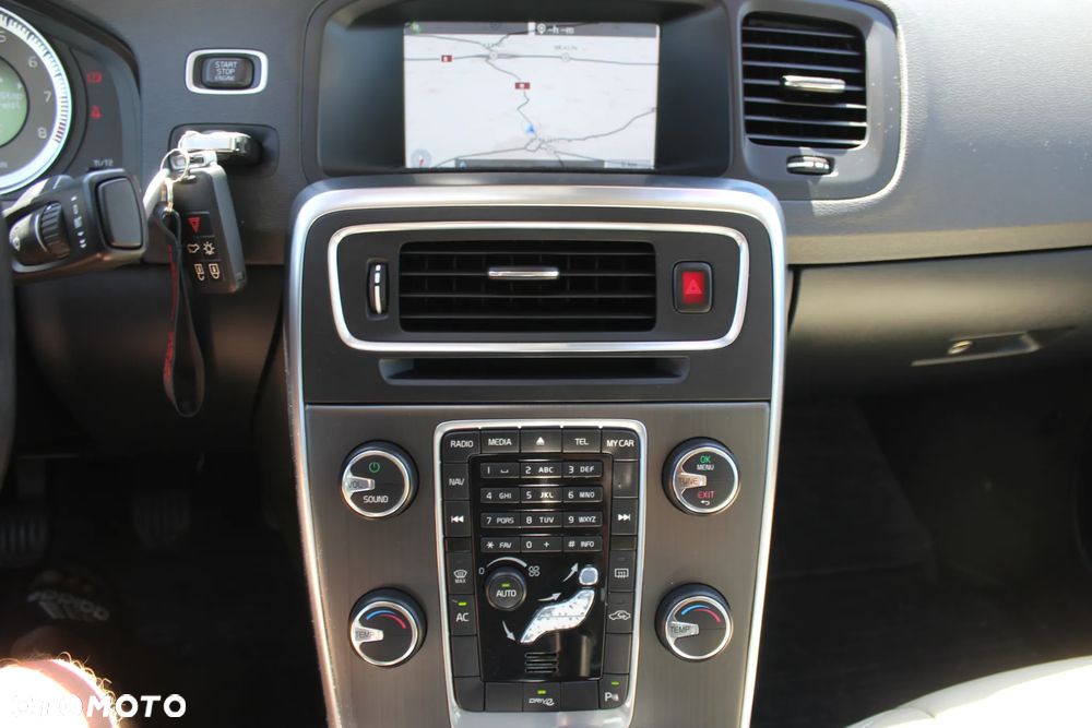 Volvo S60 T3 Summum - 32