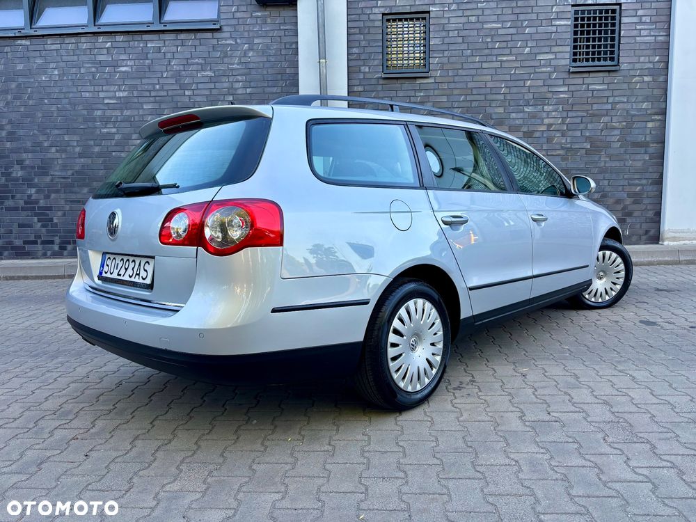 Volkswagen Passat 2.0 TDI Trendline DSG - 30