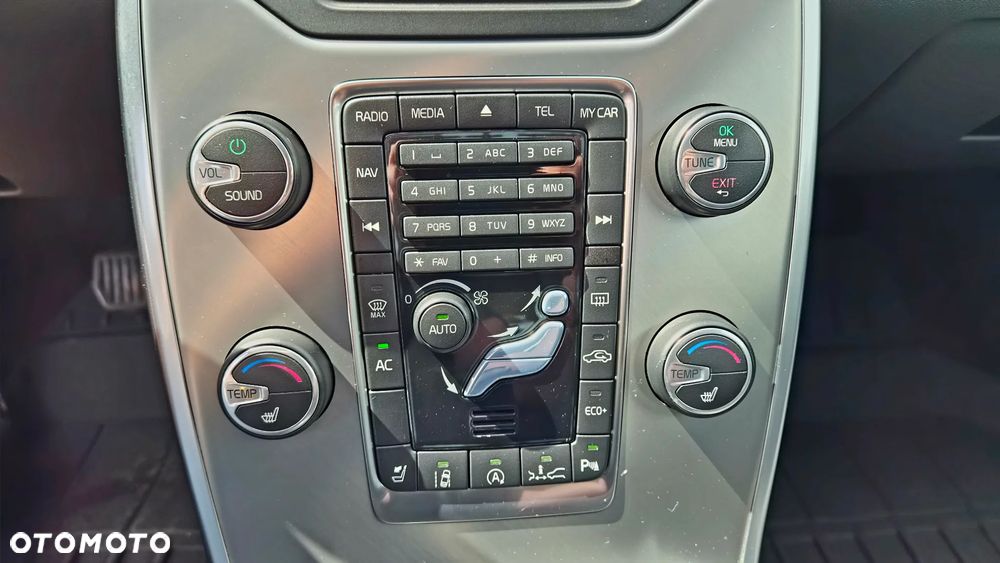 Volvo V70 D4 Geartronic Momentum - 18