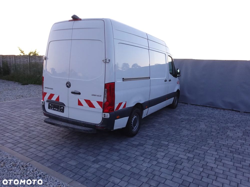 Mercedes-Benz SPRINTER - 4