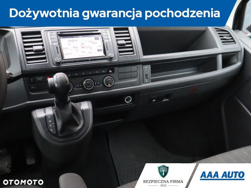 Volkswagen Caravelle - 10
