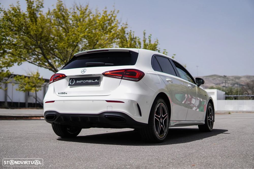 Mercedes-Benz A 250 e 8G-DCT AMG Line - 14