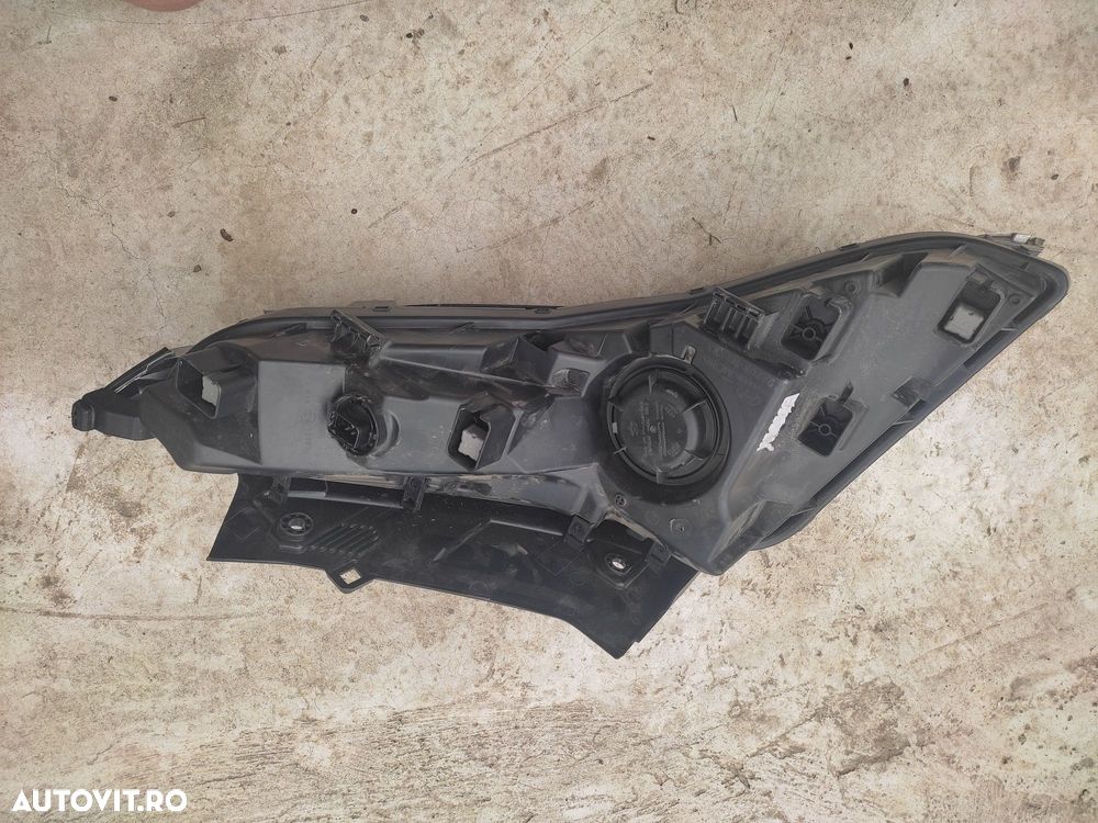 Far DLR led Hyundai Tucson 4 - 6