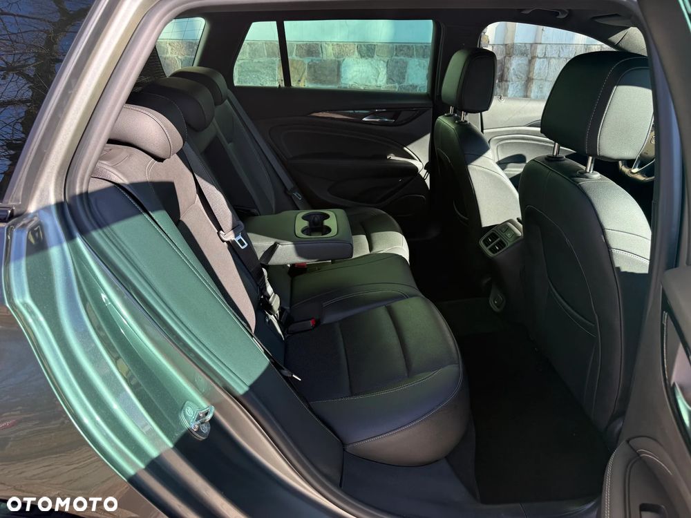 Opel Insignia 1.6 T Exclusive S&S - 26