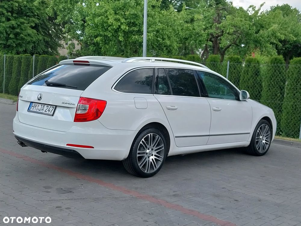 Skoda Superb 2.0 TDI Elegance DSG - 4