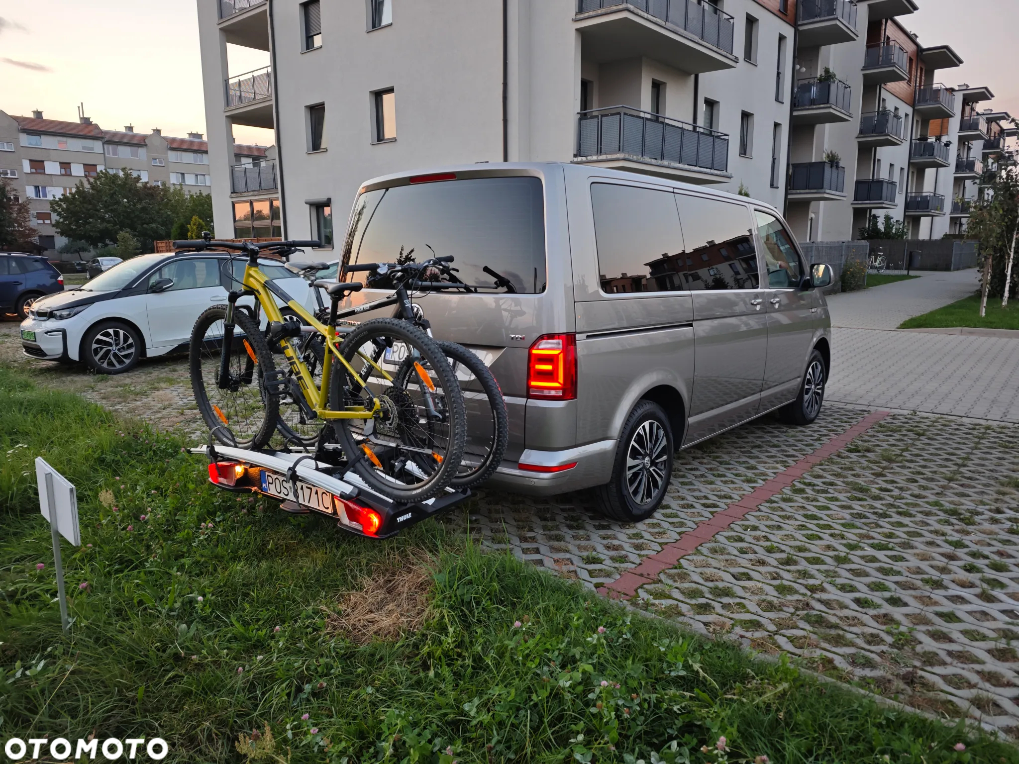 Volkswagen Multivan - 12