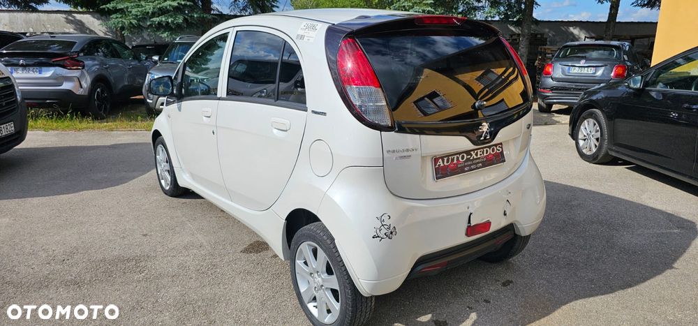 Peugeot iOn Active - 6