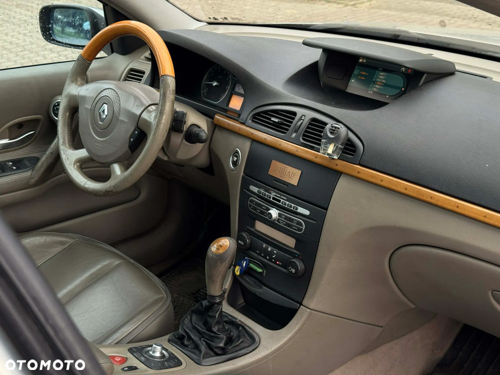 Renault Laguna 2.0T Initiale - 9