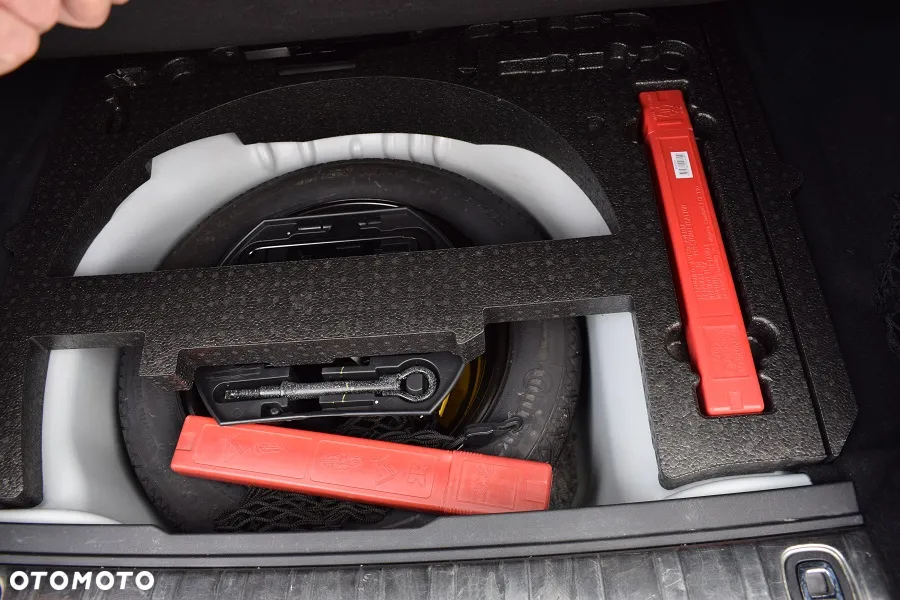 Peugeot 2008 1.2 Pure Tech Allure S&S - 12