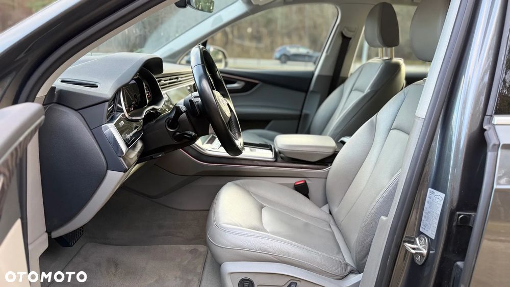 Audi Q7 - 12