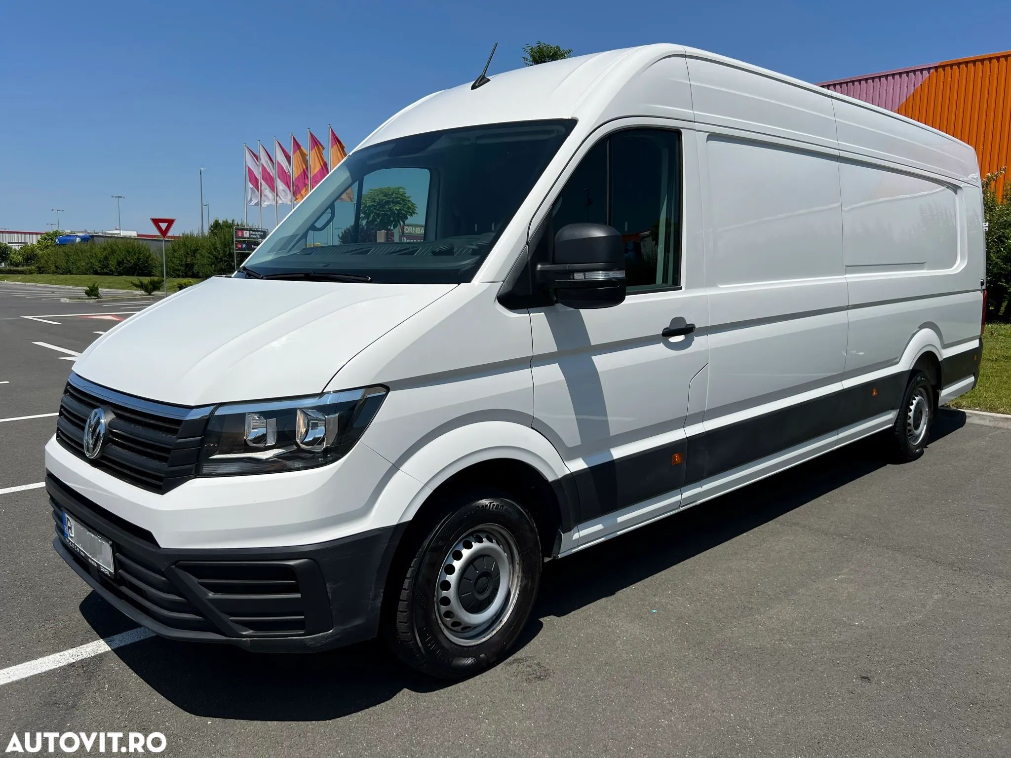 Volkswagen Crafter Furgon Maxi L5H3 - 1