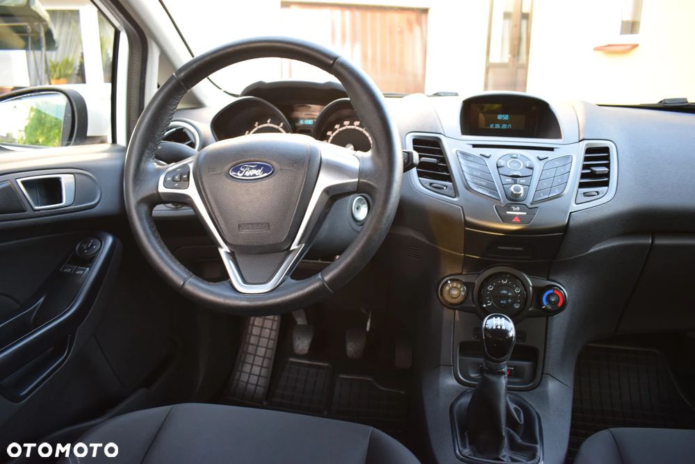 Ford Fiesta 1.25 Celebration - 7