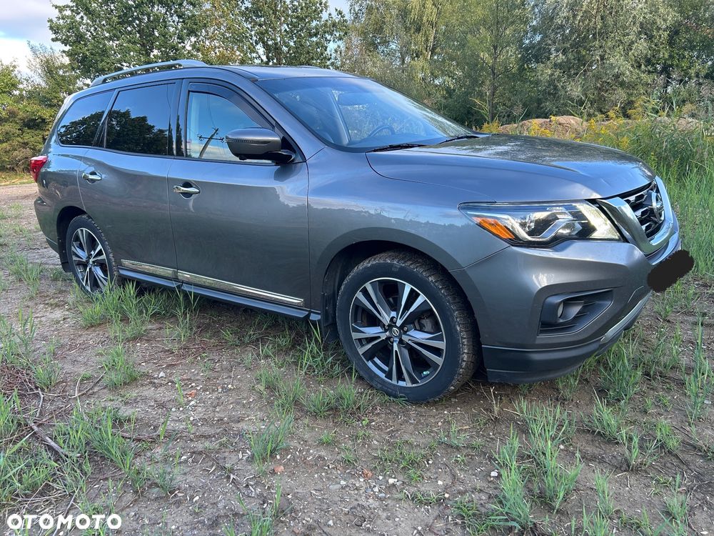 Nissan Pathfinder - 2