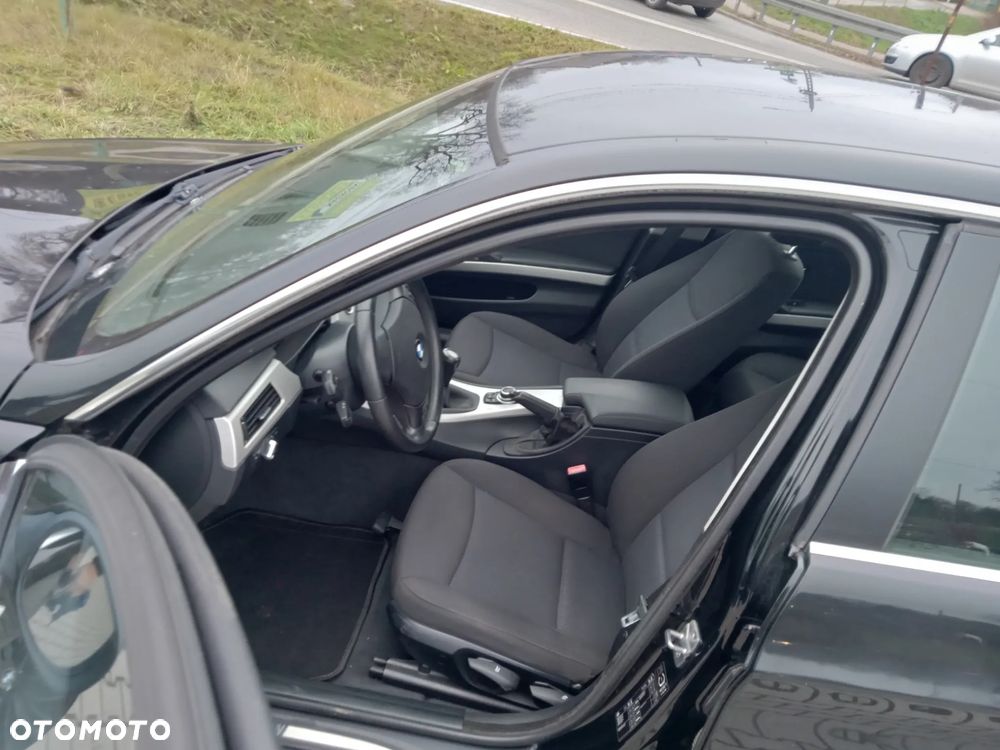 BMW Seria 3 318i - 6