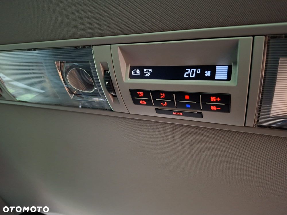 Volkswagen Caravelle 2.0 TDI L2 Highline DSG - 10