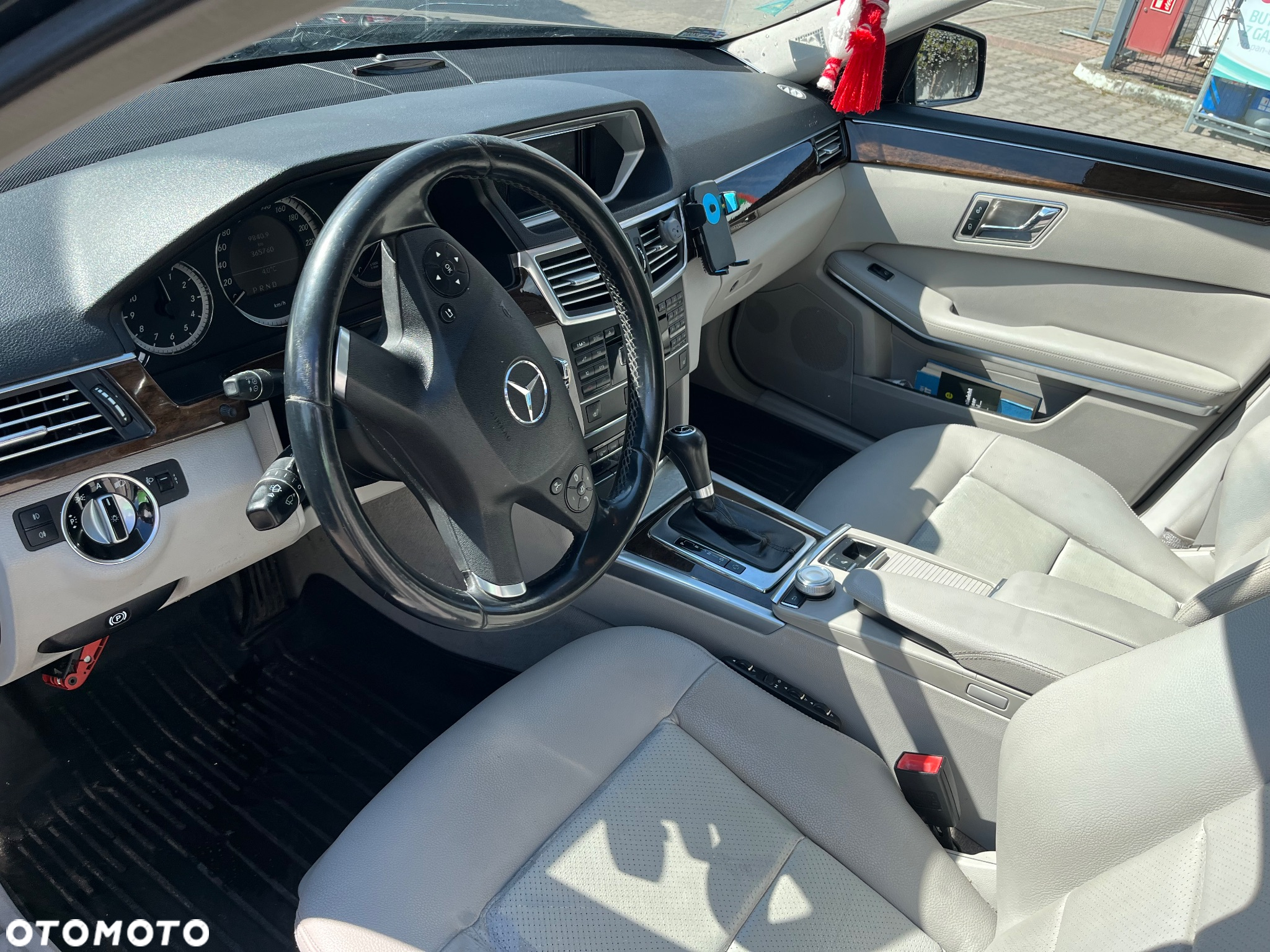 Mercedes-Benz Klasa E 200 T BlueTEC 7G-TRONIC - 7