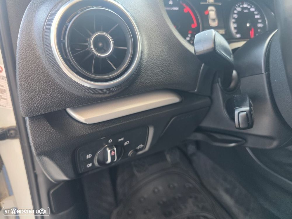 Audi A3 Limousine 1.6 TDI Sport - 12