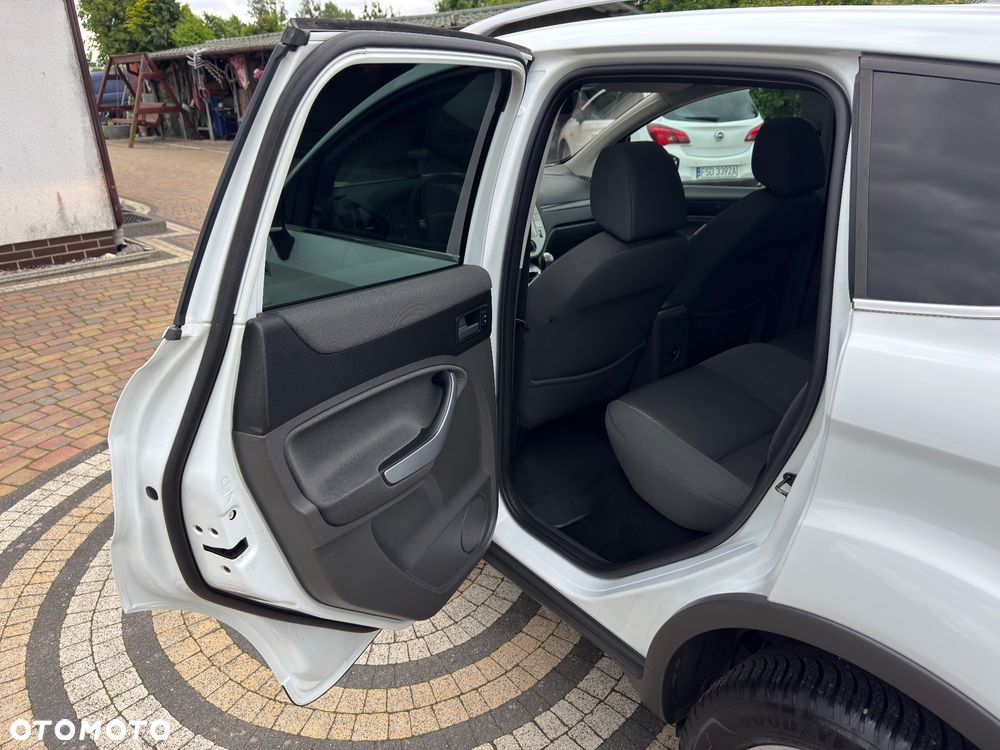 Ford Kuga - 21