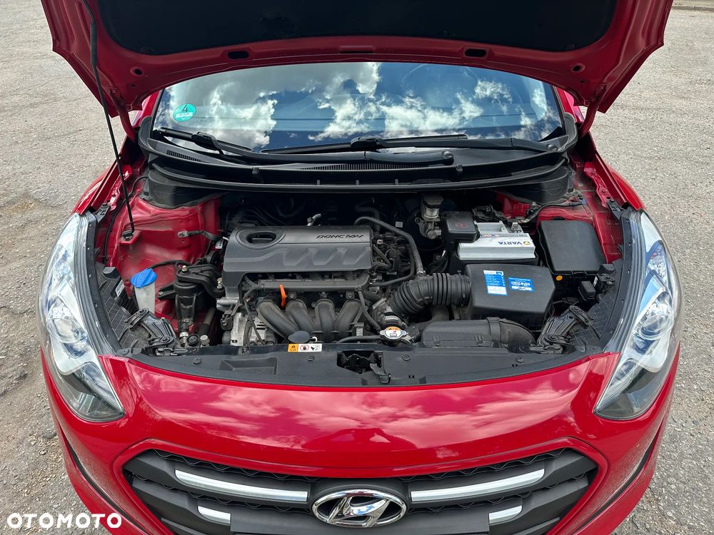 Hyundai i30 blue Kombi 1.4 YES Gold - 31