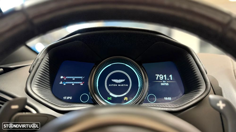 Aston Martin DB11 Volante V8 - 32