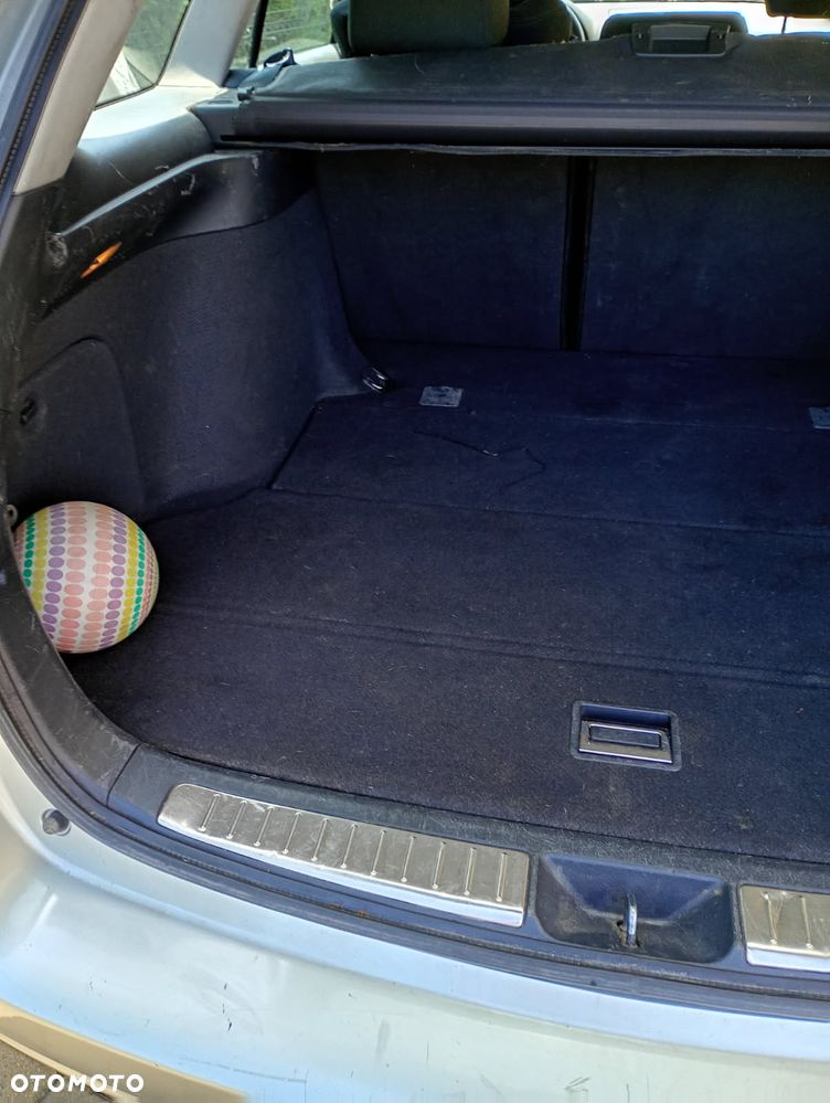 Toyota Avensis - 13