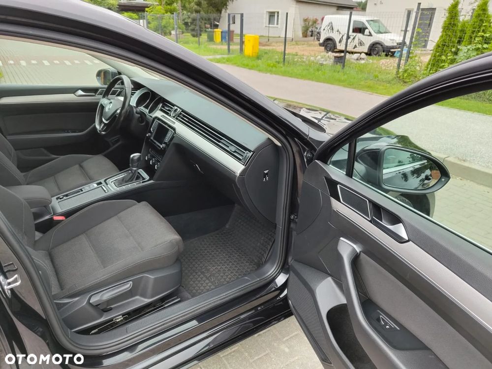Volkswagen Passat Variant 2.0 TDI SCR DSG Highline - 28