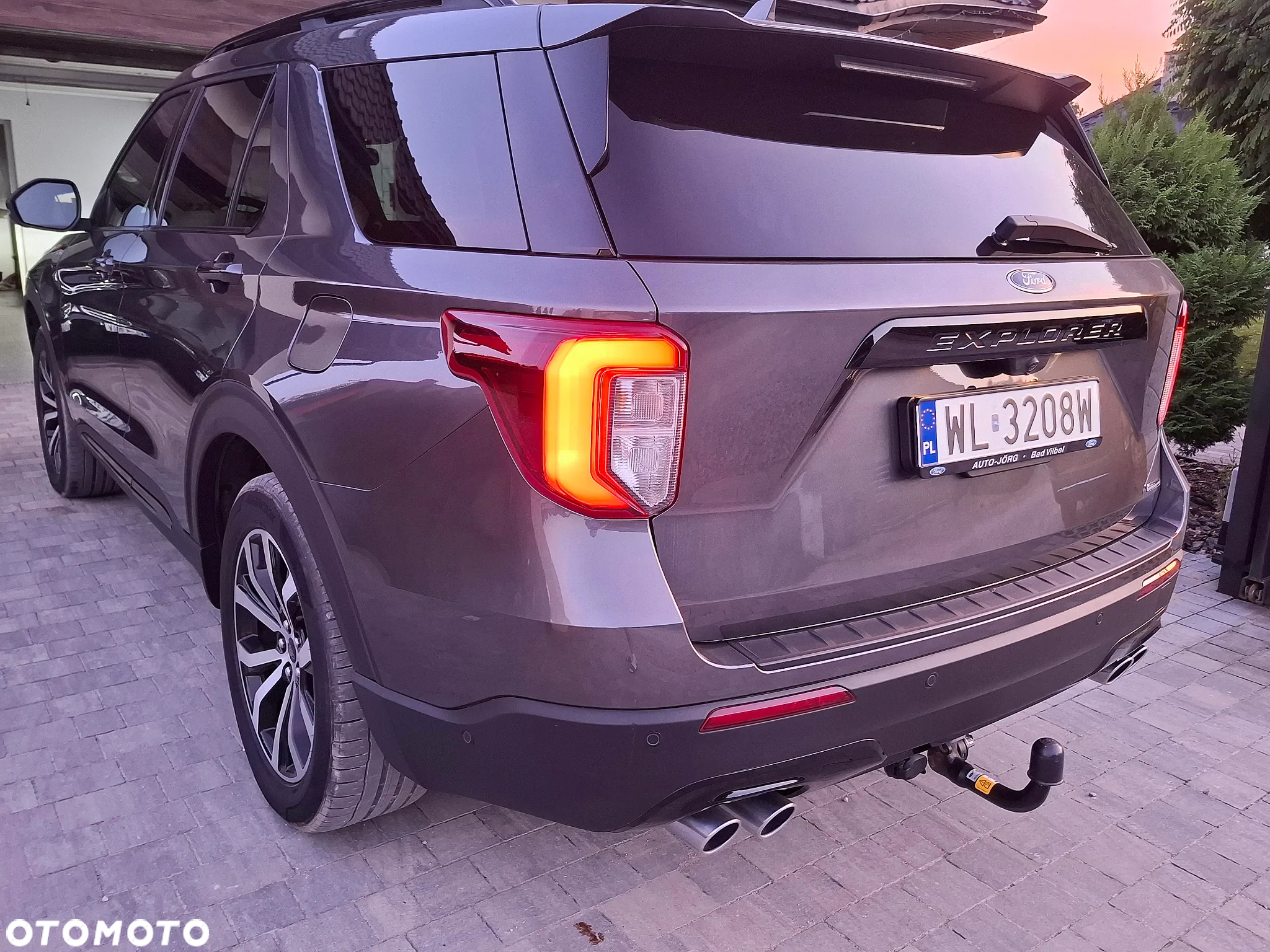 Ford Explorer - 17
