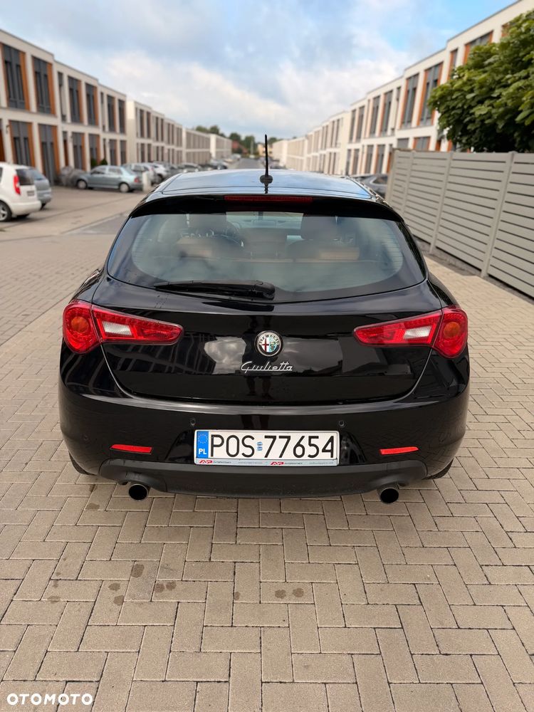Alfa Romeo Giulietta 2.0 JTDM Distinctive - 9
