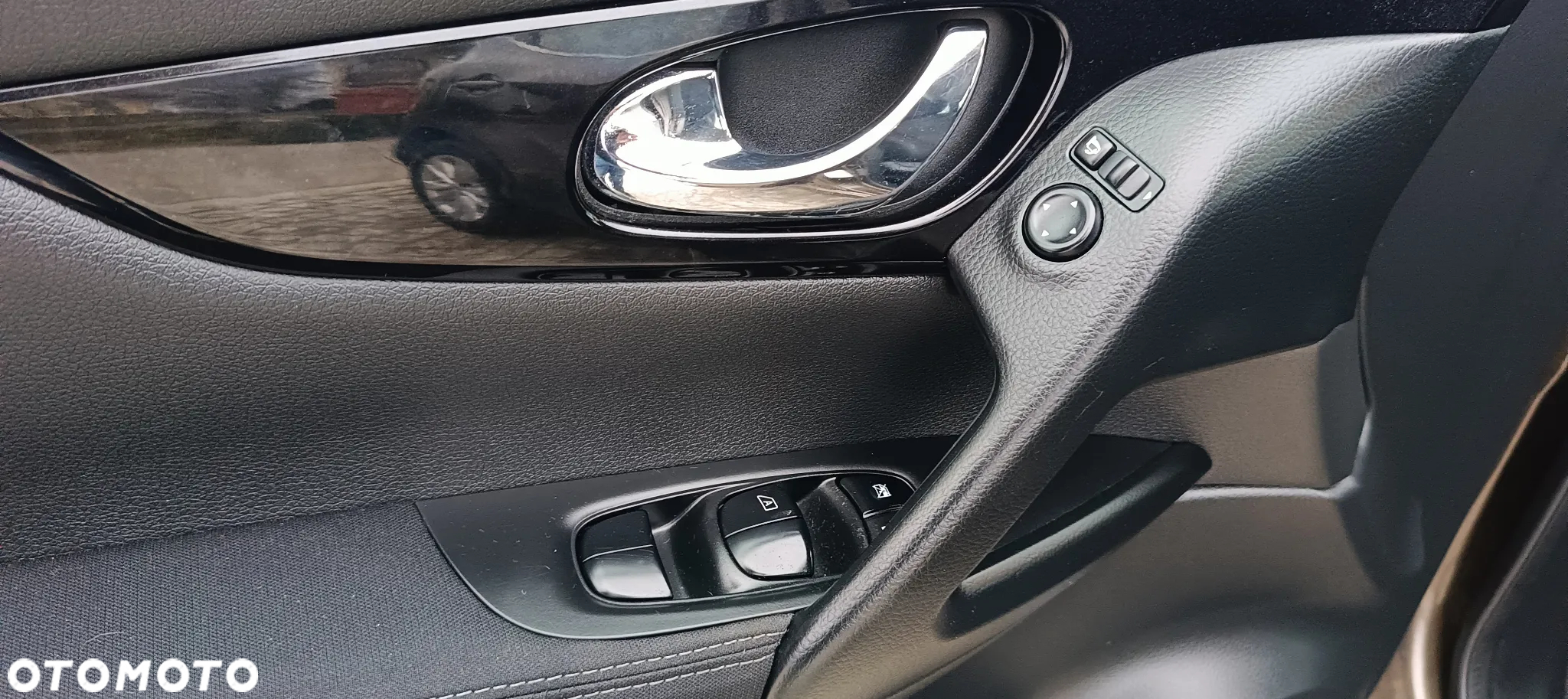 Nissan Qashqai 1.6 dCi ALL-MODE 4x4i PREMIER - 15