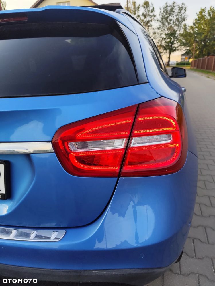 Mercedes-Benz GLA - 12