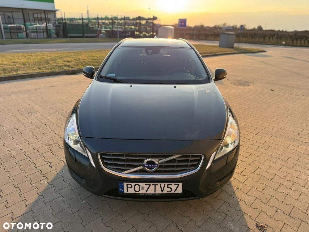 Volvo V60 D3 Geartronic Momentum - 16