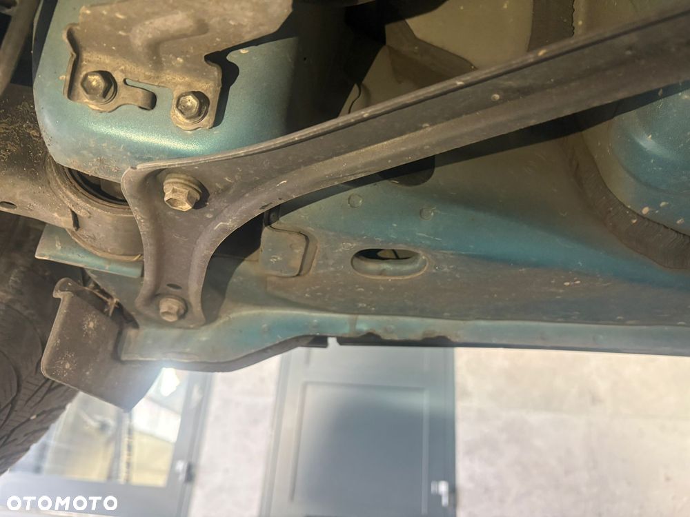 Toyota Yaris 1.33 VVT-i Lounge - 32