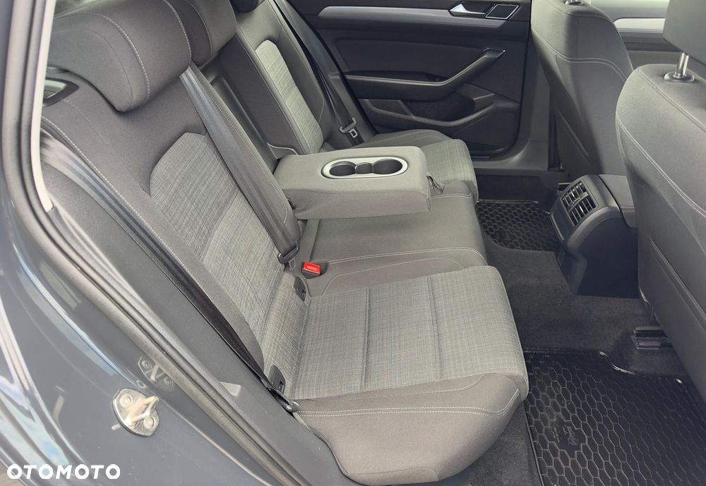 Volkswagen Passat Variant 2.0 TDI EVO Business DSG - 36