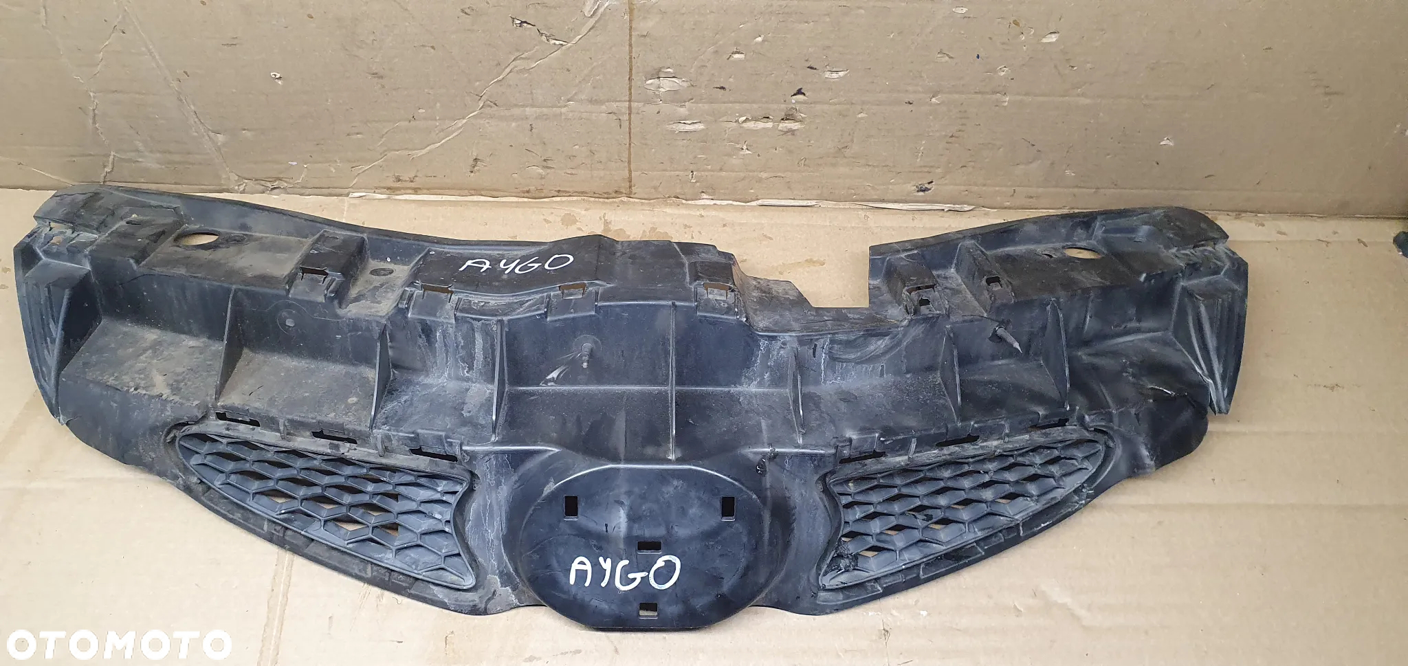 Grill atrapa zderzaka Toyota Aygo 53111-0H010 - 2