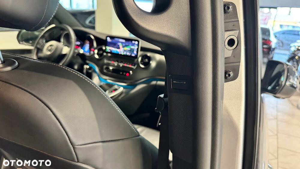 Mercedes-Benz Klasa V - 31