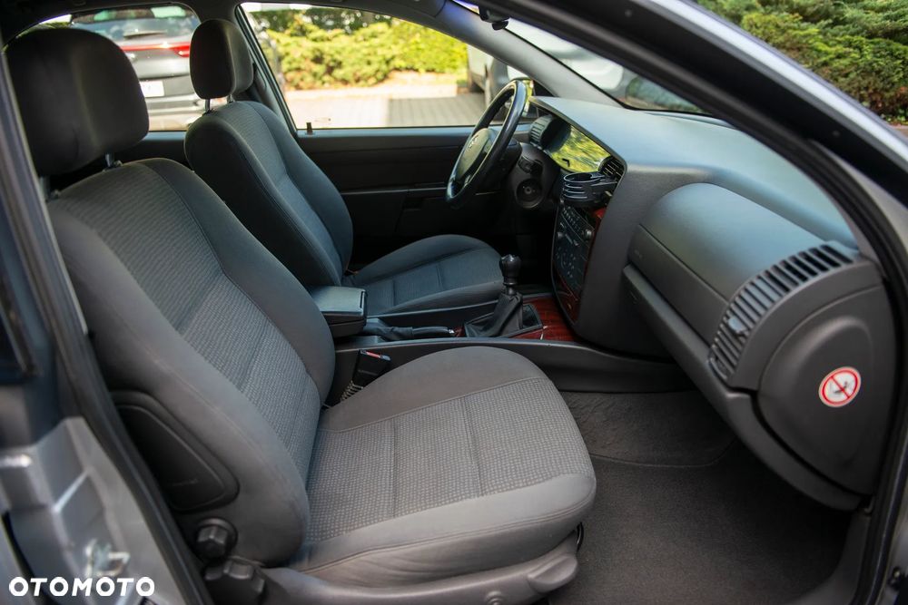 Opel Omega 2.2 Elegance - 25