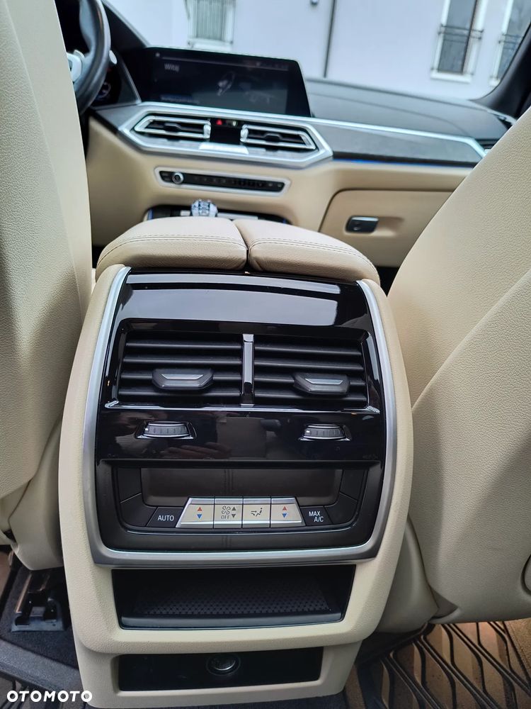 BMW X5 xDrive45e - 22